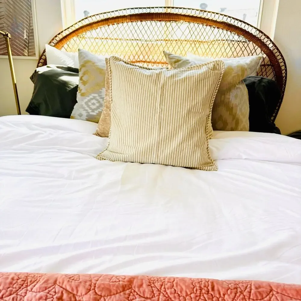 POTTERY BARN White Tan Cream Stripe Pattern Linen Pillow Case Sham 20
